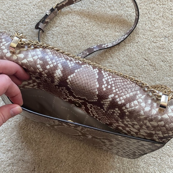 Snakeskin Flap Purse - Picture 7 of 8